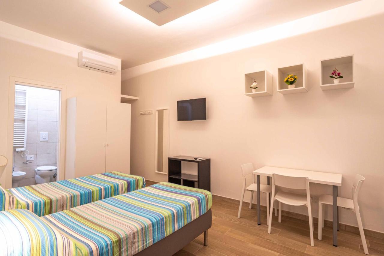 Seven Notes Guest House Bari Bagian luar foto